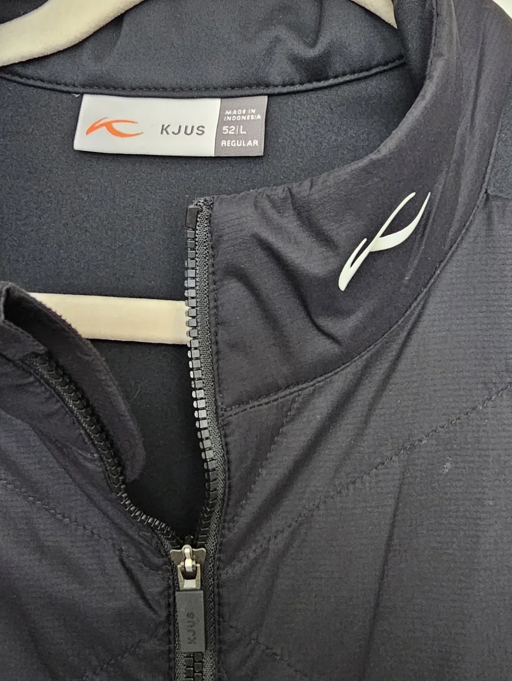 KJUS Men’s Retention Vest Black Quilted Lightweight  Full Zip Size 52L